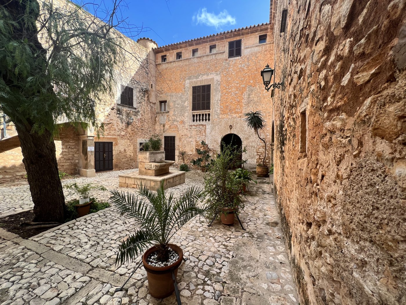 Cala Santanyí – Bootshäuser